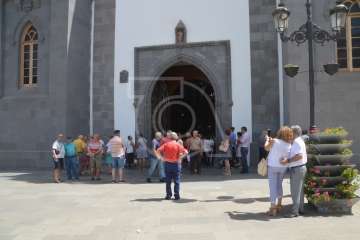 Oficios religiosos del mediodía y procesión del Santo Cristo de Telde (Foto TA)